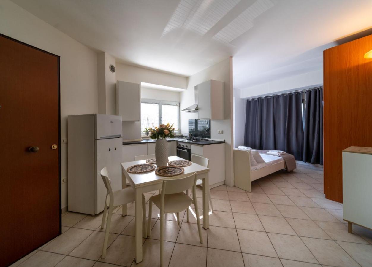 Residence Alessandra Чезенатико Экстерьер фото