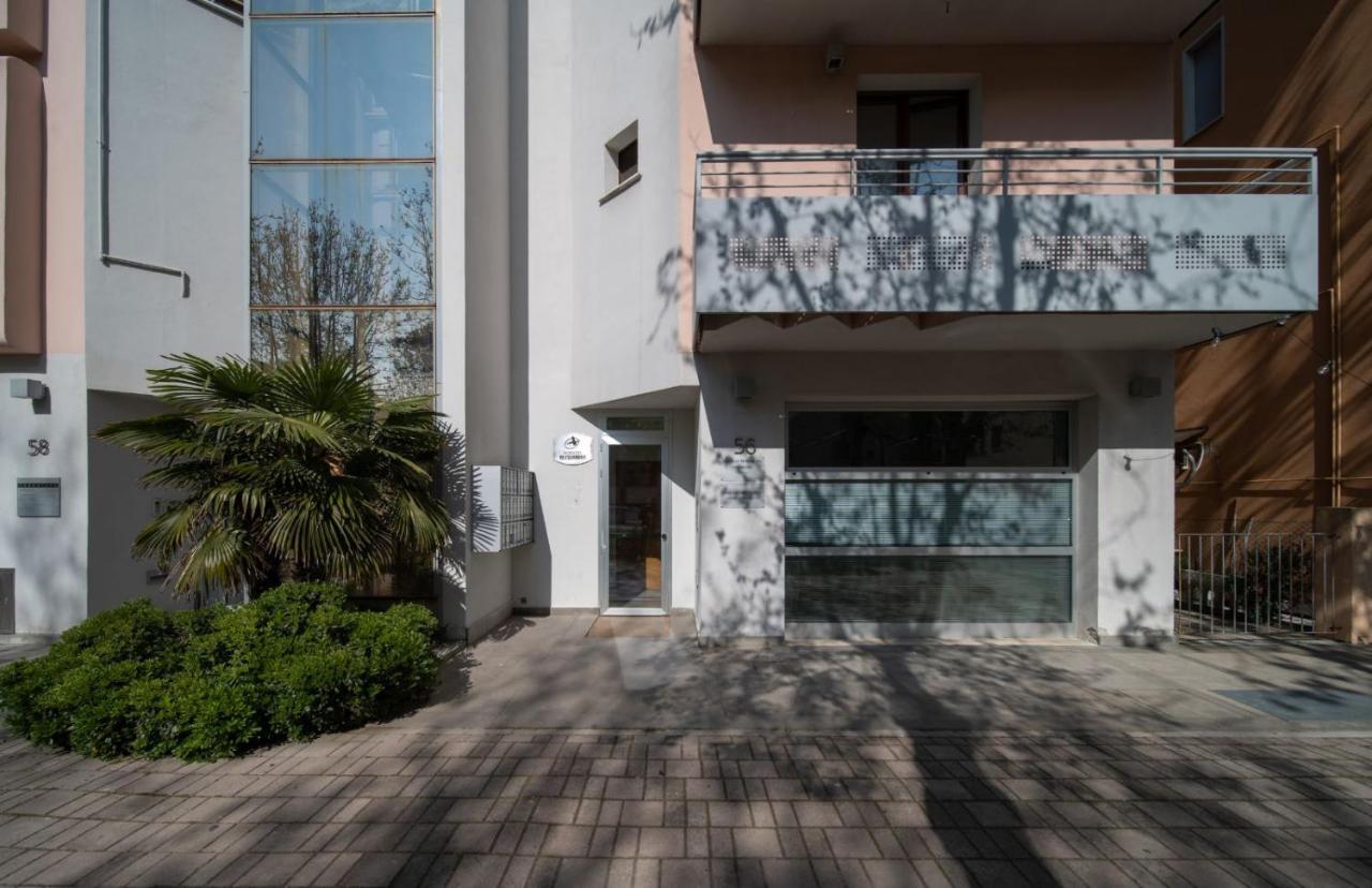 Residence Alessandra Чезенатико Экстерьер фото
