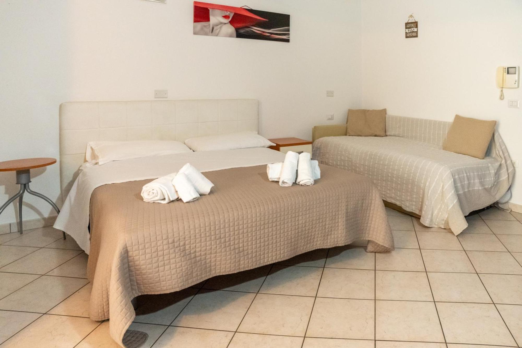 Residence Alessandra Чезенатико Экстерьер фото