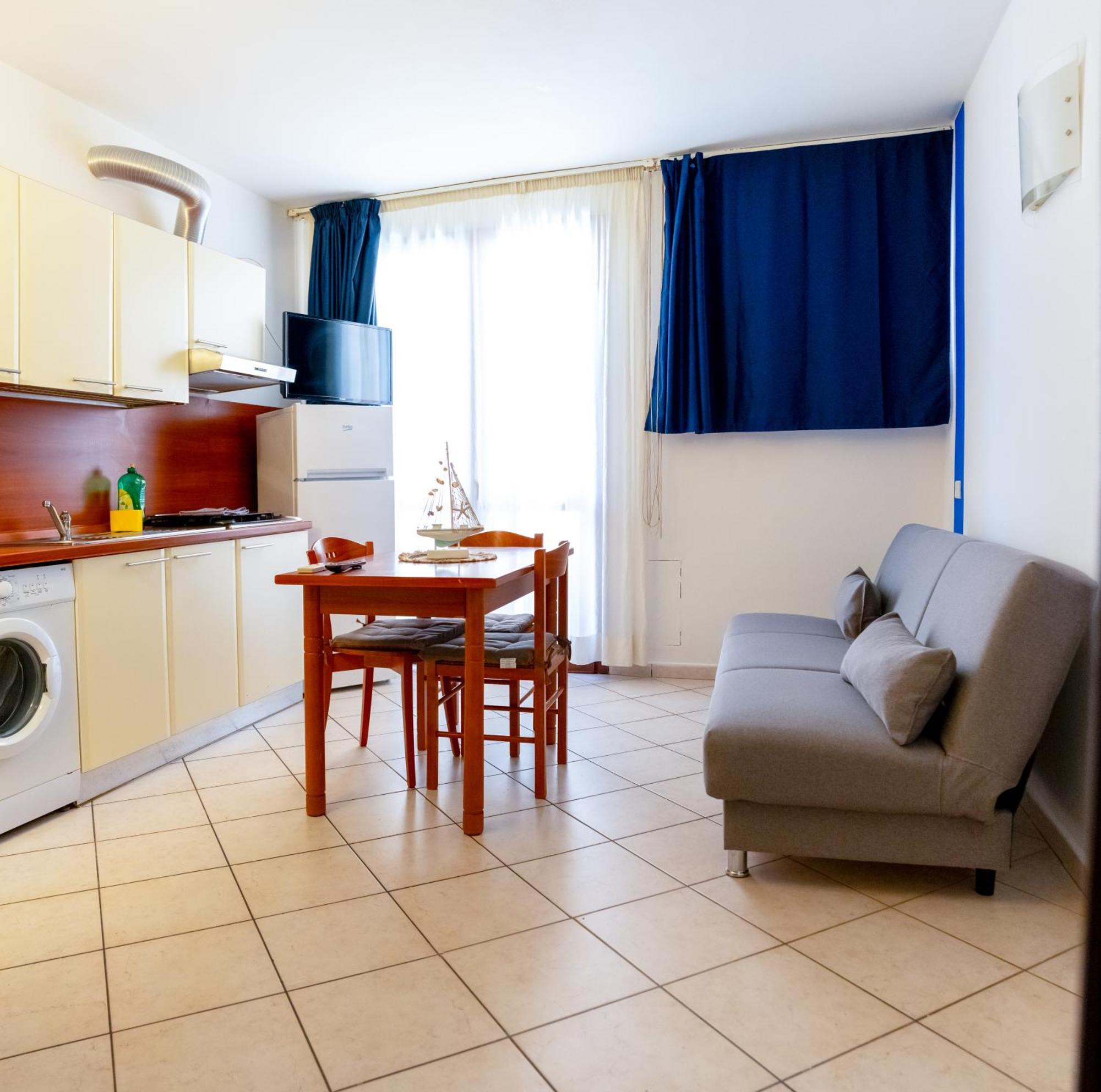 Residence Alessandra Чезенатико Экстерьер фото